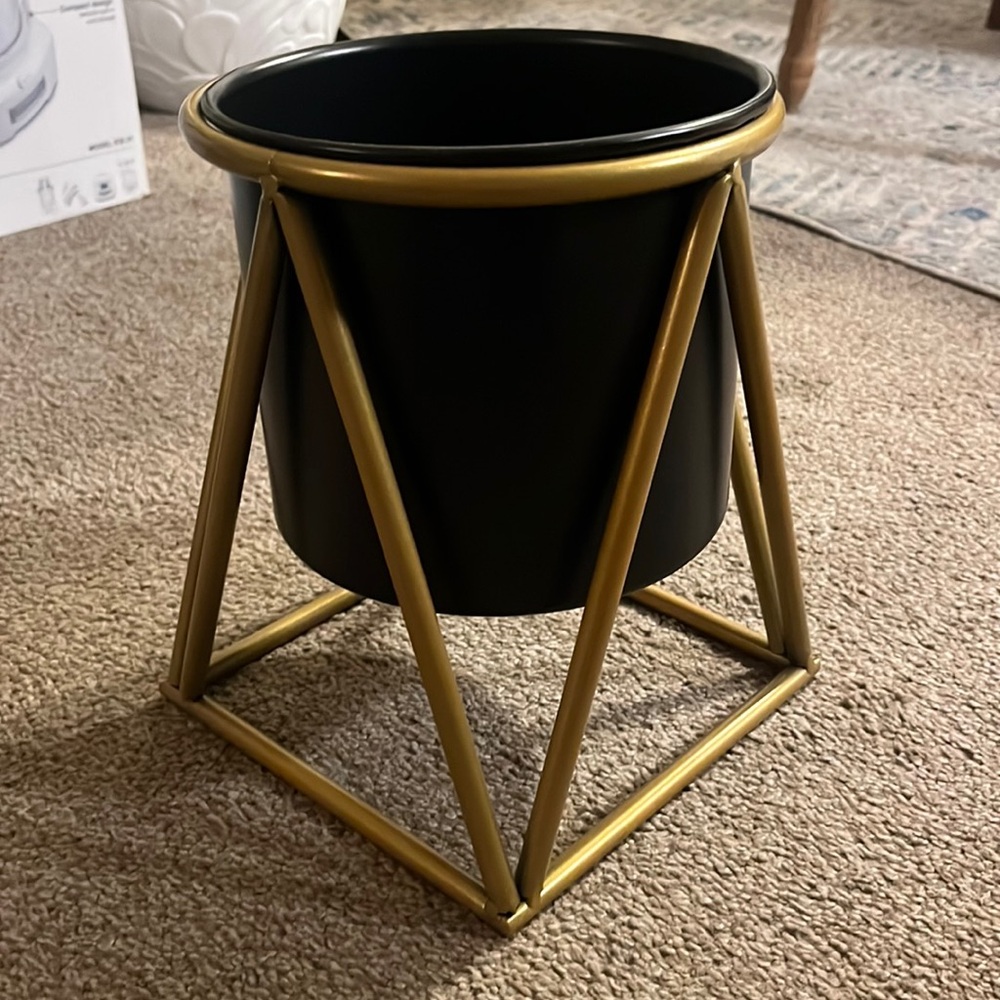 Metal Plant Stand